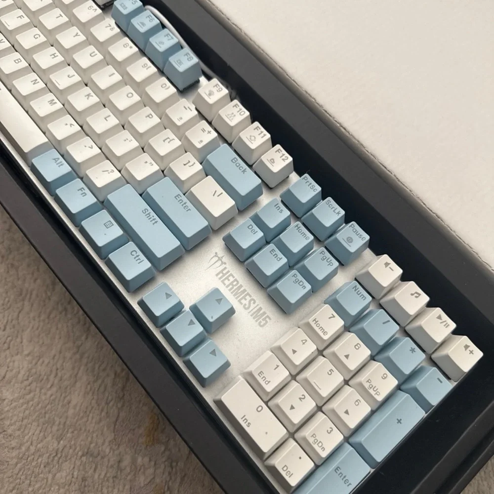 Hermes M5 Keyboard in Blue and White